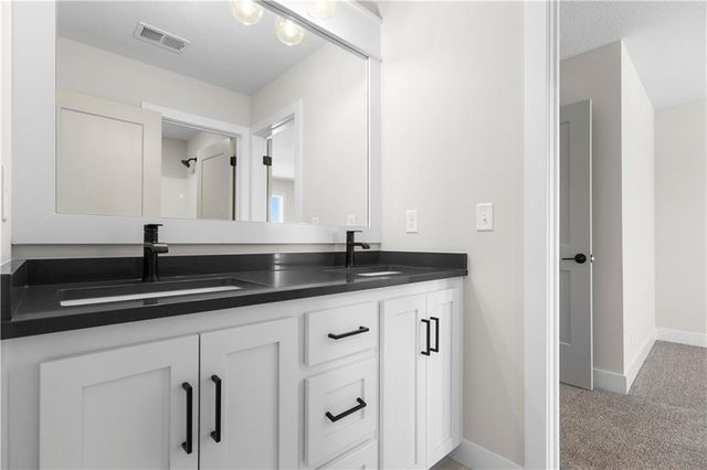 1720 SW Arbor Park Drive SW, Lee's Summit, MO 64082