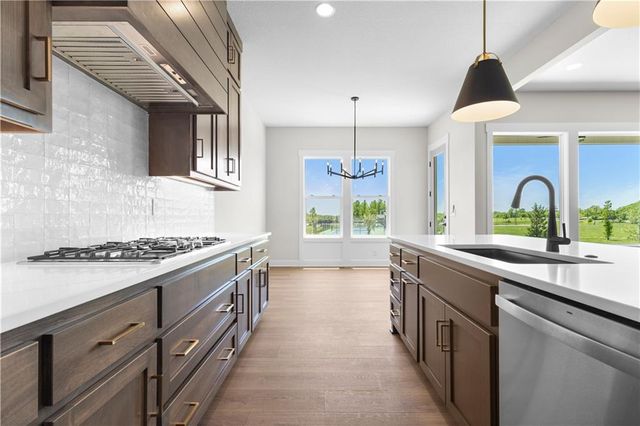 1720 SW Arbor Park Drive SW, Lee's Summit, MO 64082