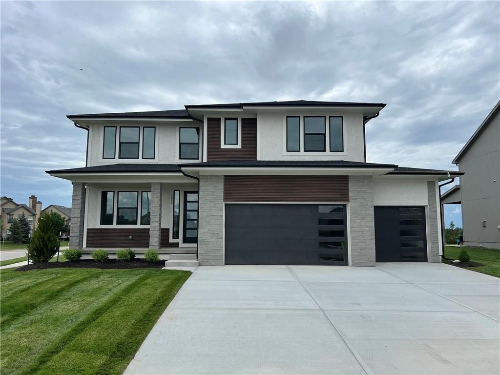 1720 SW Arbor Park Drive SW, Lee's Summit, MO 64082