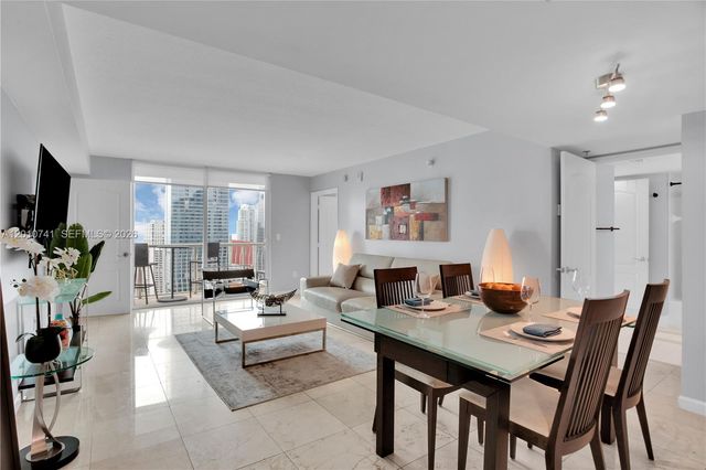 1200 Brickell Bay Dr 3515, Miami, FL 33131