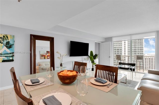 1200 Brickell Bay Dr 3515, Miami, FL 33131
