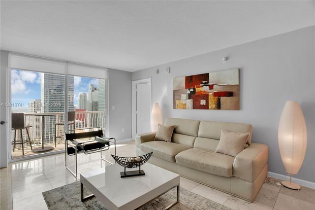 1200 Brickell Bay Dr 3515, Miami, FL 33131