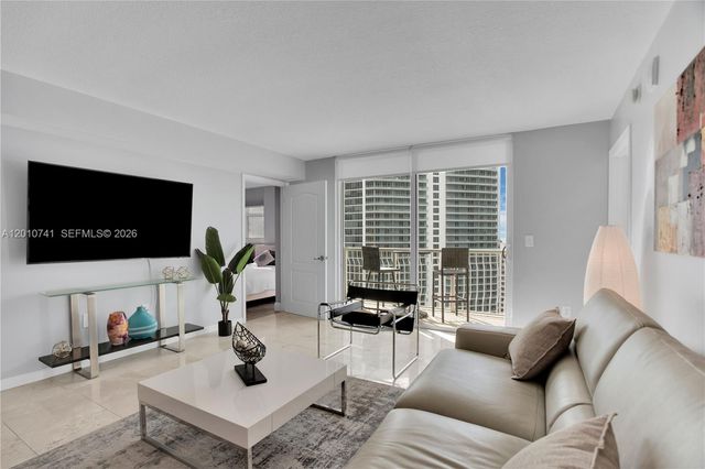 1200 Brickell Bay Dr 3515, Miami, FL 33131