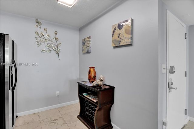 1200 Brickell Bay Dr 3515, Miami, FL 33131