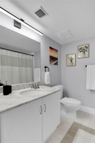 1200 Brickell Bay Dr 3515, Miami, FL 33131