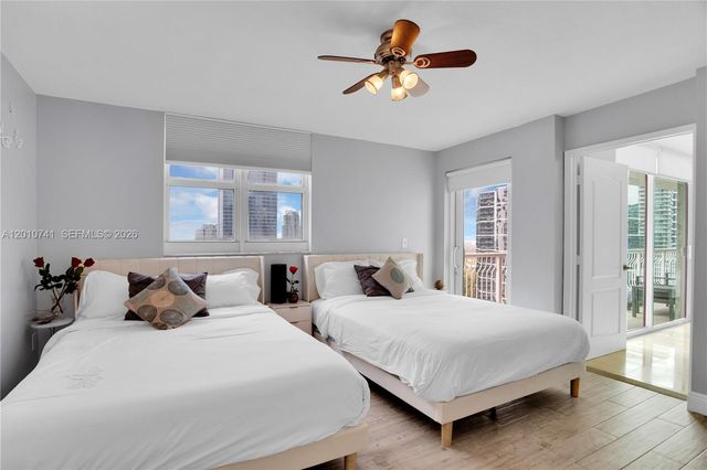 1200 Brickell Bay Dr 3515, Miami, FL 33131