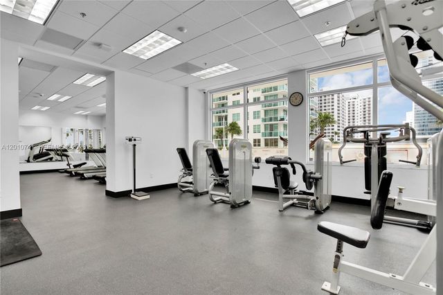 1200 Brickell Bay Dr 3515, Miami, FL 33131