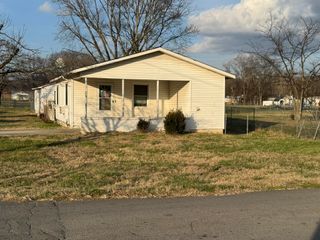 212 College St, N, Cowan, TN 37318