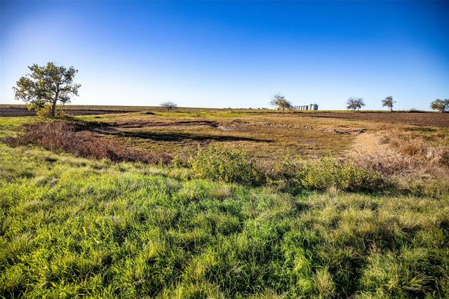 14914 Svenska RD, Coupland, TX 78615