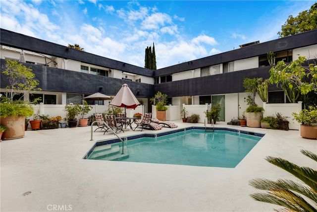 5142 Zelzah 25, Encino, CA 91316