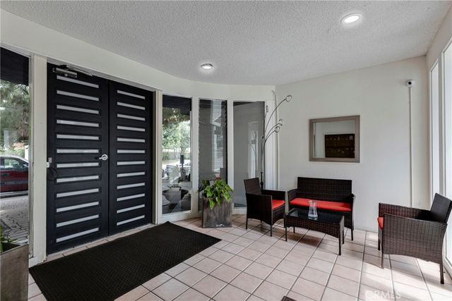 5142 Zelzah 25, Encino, CA 91316