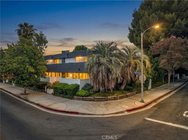 5142 Zelzah 25, Encino, CA 91316