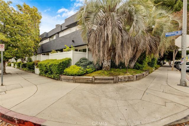 5142 Zelzah 25, Encino, CA 91316