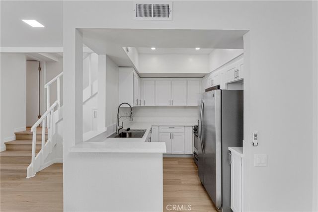 5142 Zelzah 25, Encino, CA 91316