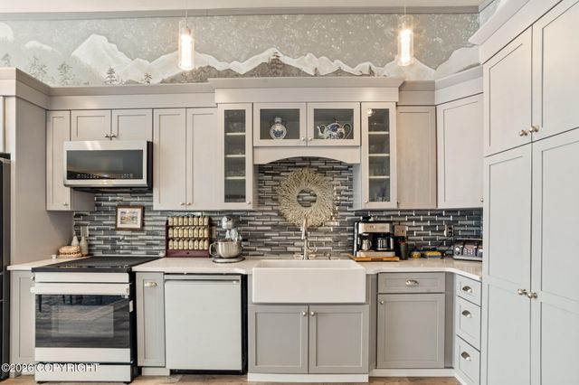 10622 Horizon Drive, Juneau, AK 99801