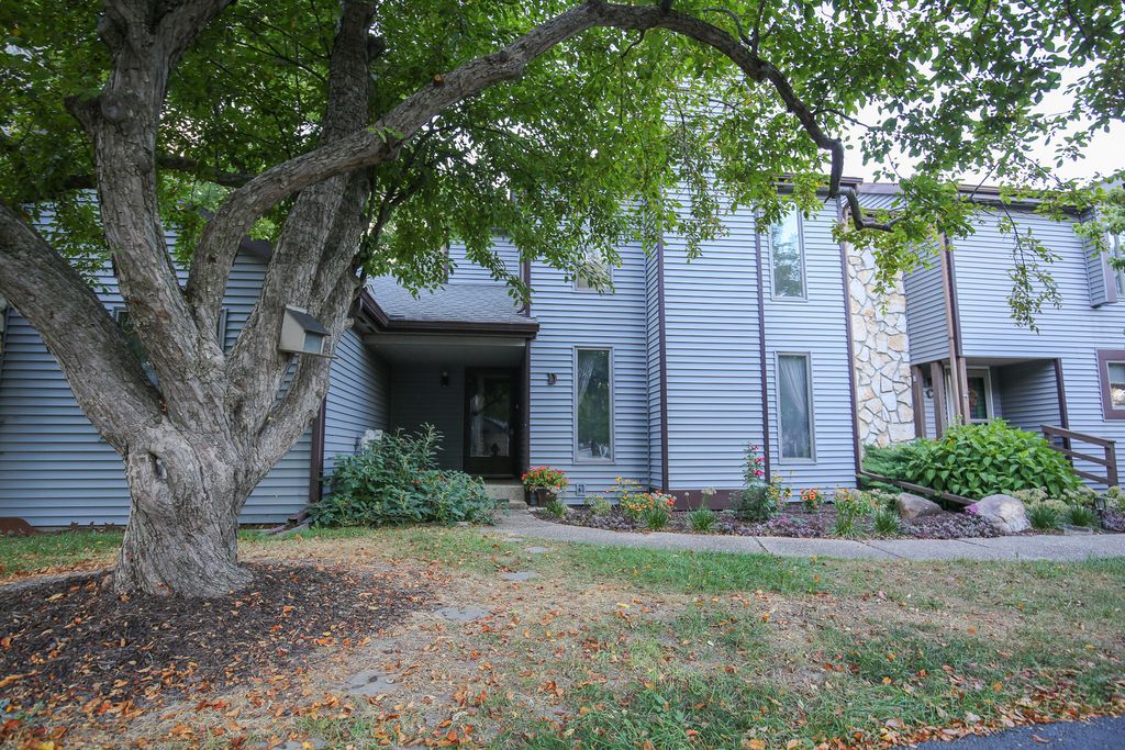 209 Fox Trot D, Dixon, IL 61021