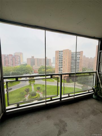 61-35 98 street 10N, Rego Park, NY 11374