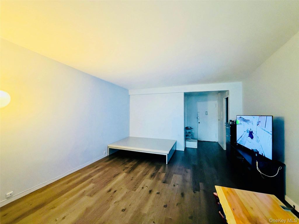 61-35 98 street 10N, Rego Park, NY 11374 — photo 3