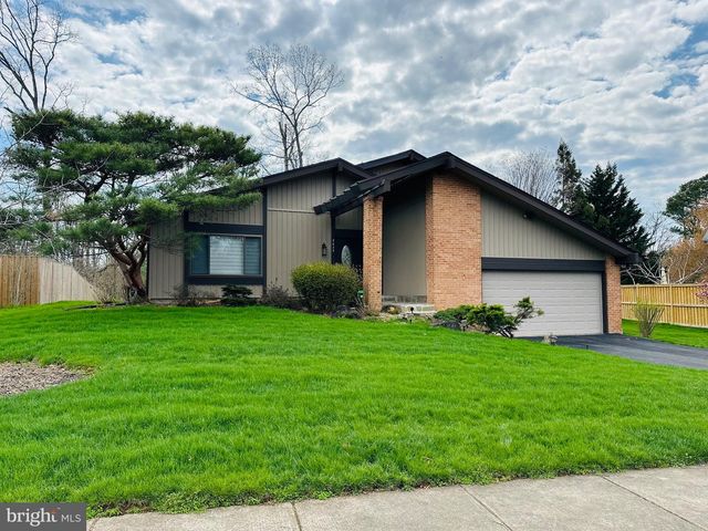 8635 RESECA LN, Springfield, VA 22152