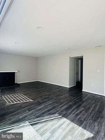 8635 RESECA LN, Springfield, VA 22152