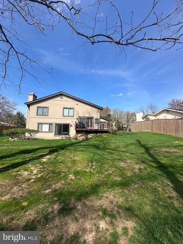 8635 RESECA LN, Springfield, VA 22152