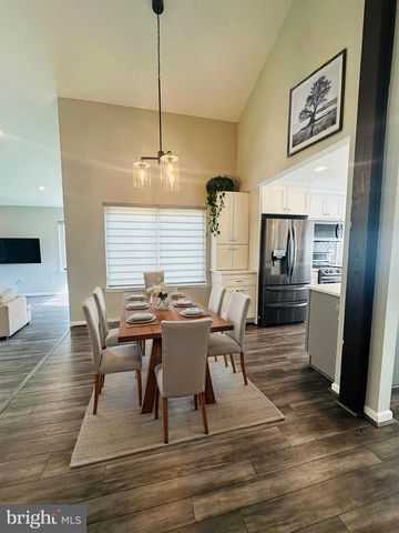 8635 RESECA LN, Springfield, VA 22152