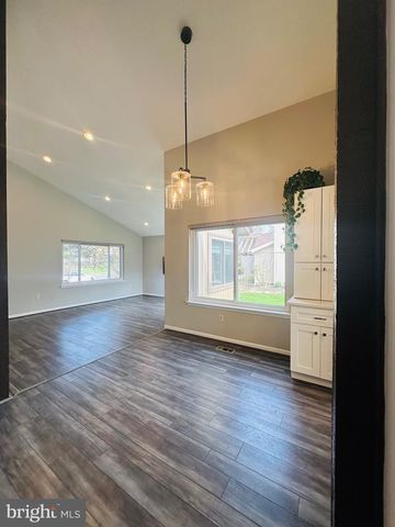 8635 RESECA LN, Springfield, VA 22152