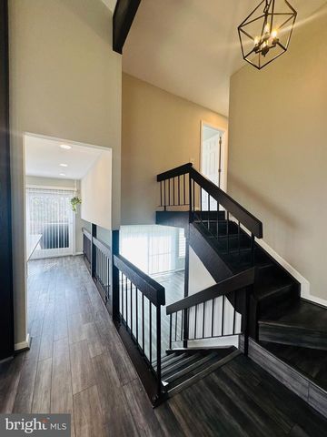 8635 RESECA LN, Springfield, VA 22152