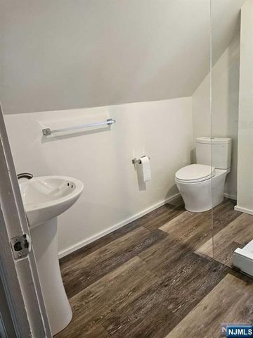 38 Ramapo Avenue, Pompton Lakes, NJ 07442