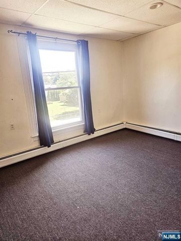 38 Ramapo Avenue, Pompton Lakes, NJ 07442