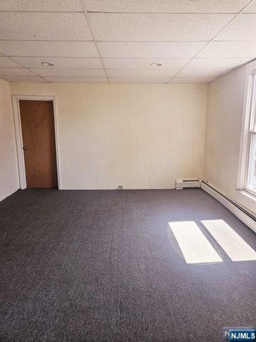 38 Ramapo Avenue, Pompton Lakes, NJ 07442