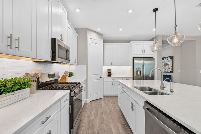 10924 WICKER PARK PLACE, Palmetto, FL 34221