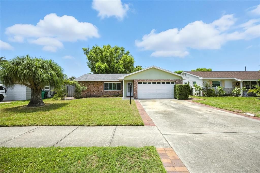 8422 OAKHURST ROAD, Seminole, FL 33776