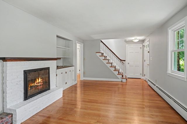 42 Ball St, Northborough, MA 01532
