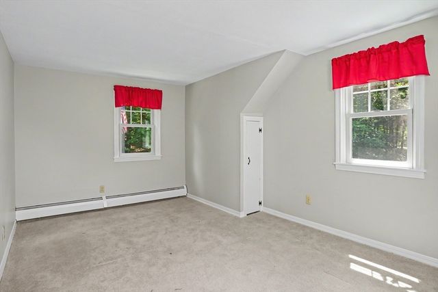 42 Ball St, Northborough, MA 01532