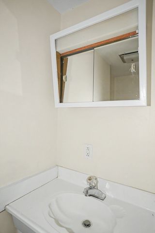42 Ball St, Northborough, MA 01532