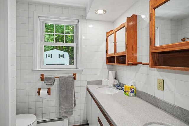 42 Ball St, Northborough, MA 01532