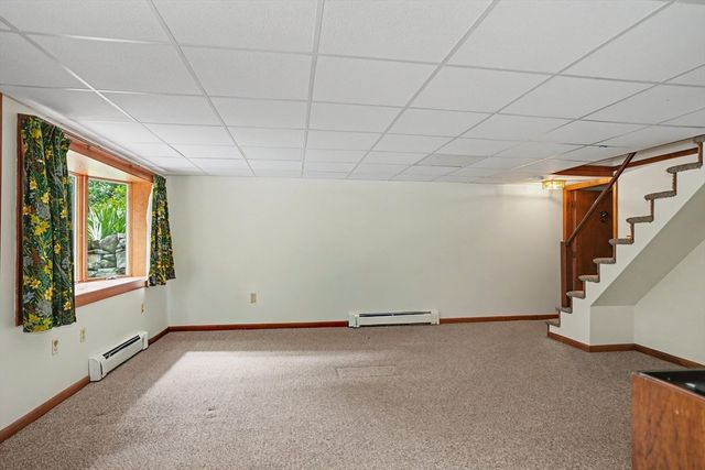 42 Ball St, Northborough, MA 01532