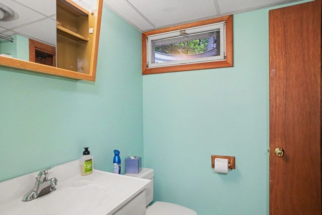 42 Ball St, Northborough, MA 01532