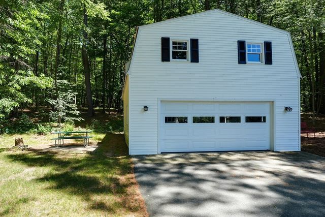 42 Ball St, Northborough, MA 01532
