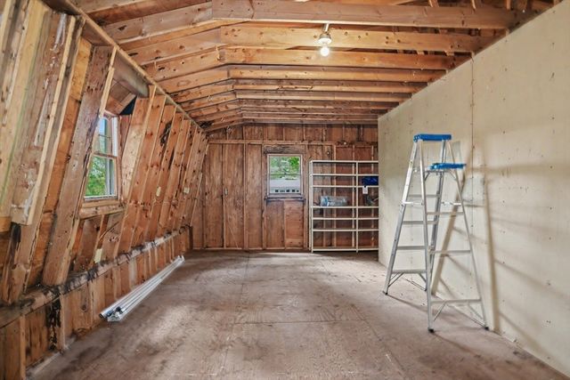 42 Ball St, Northborough, MA 01532