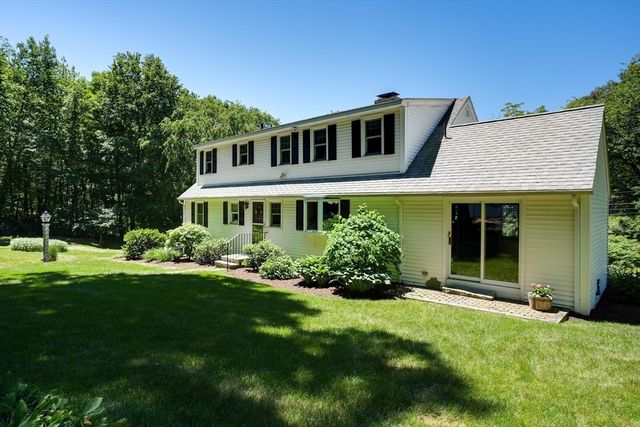 42 Ball St, Northborough, MA 01532