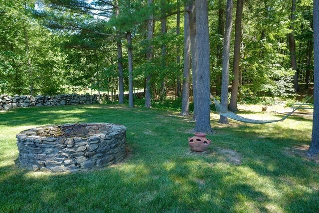 42 Ball St, Northborough, MA 01532