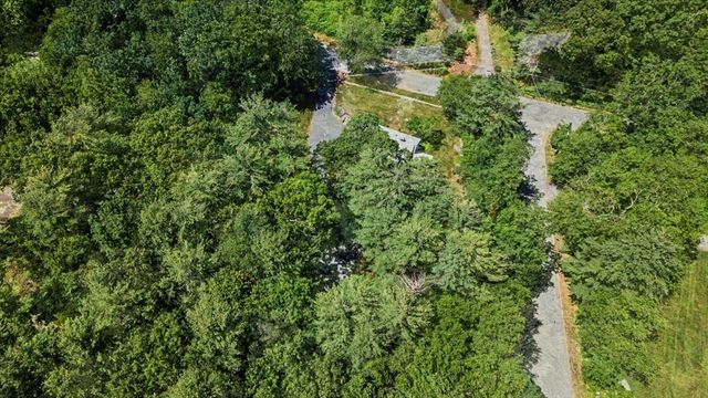 42 Ball St, Northborough, MA 01532