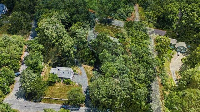 42 Ball St, Northborough, MA 01532