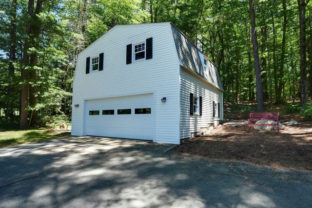 42 Ball St, Northborough, MA 01532
