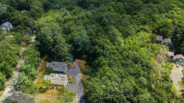 42 Ball St, Northborough, MA 01532