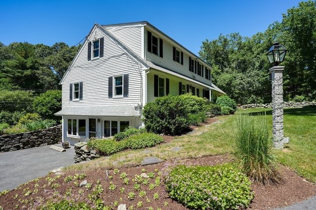 42 Ball St, Northborough, MA 01532