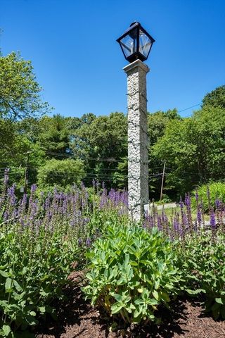 42 Ball St, Northborough, MA 01532