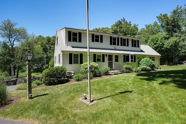 42 Ball St, Northborough, MA 01532